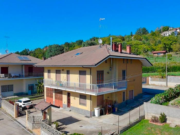 Casa con 6 locali in vendita in Via Emilio Visconti Venosta, Bandito, Bra