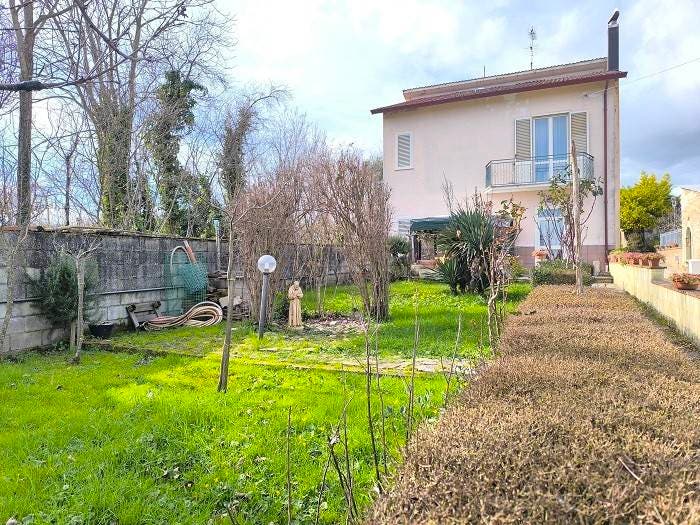 Casa con 5 locali in vendita in Via Cerzito, Mirabella Eclano