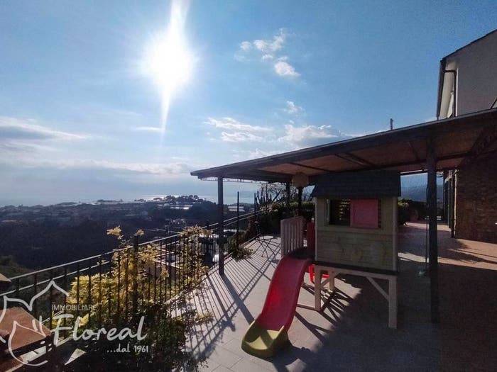 Casa con 5 locali in vendita in Due Strade, Bordighera