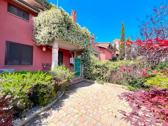 Casa con 5 locali in vendita in Bivio Di Capanelle, Capena