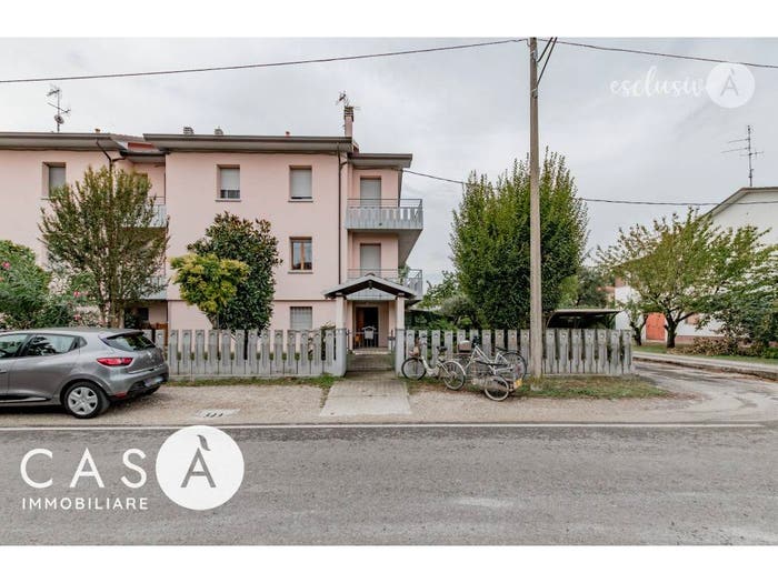 Casa con 6 locali in vendita in Via Don Romeo Bagattoni, Villafranca, Forlì