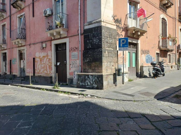 Appartamento trilocale in vendita in Via Santa Maddalena, Centro Storico, Catania