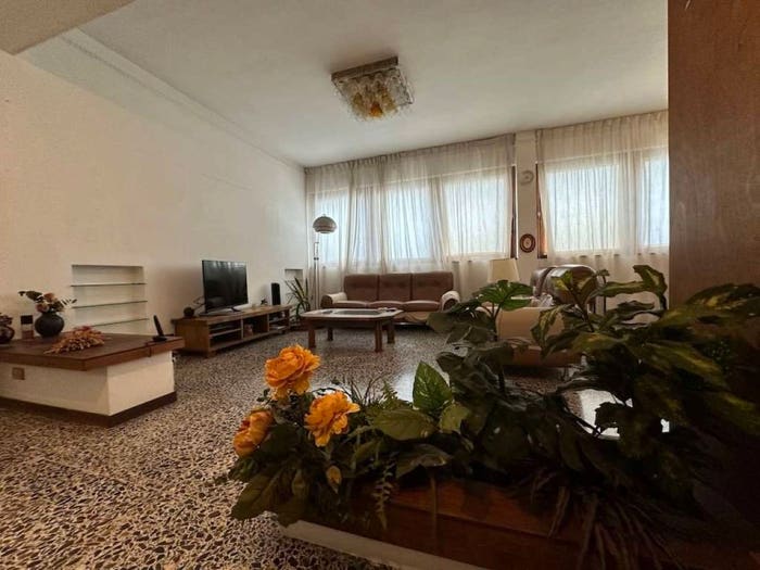 Appartamento quadrilocale in vendita in via delle Siepi, Calzabigi, Livorno