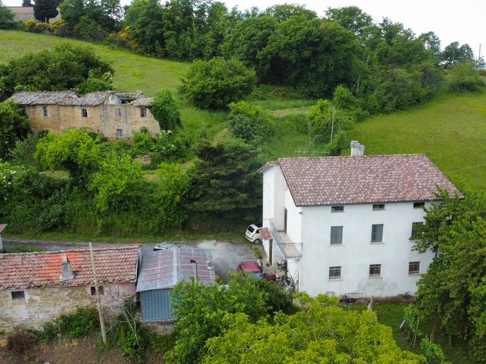 Casa con 6 locali in vendita in Carbonesca, Gubbio