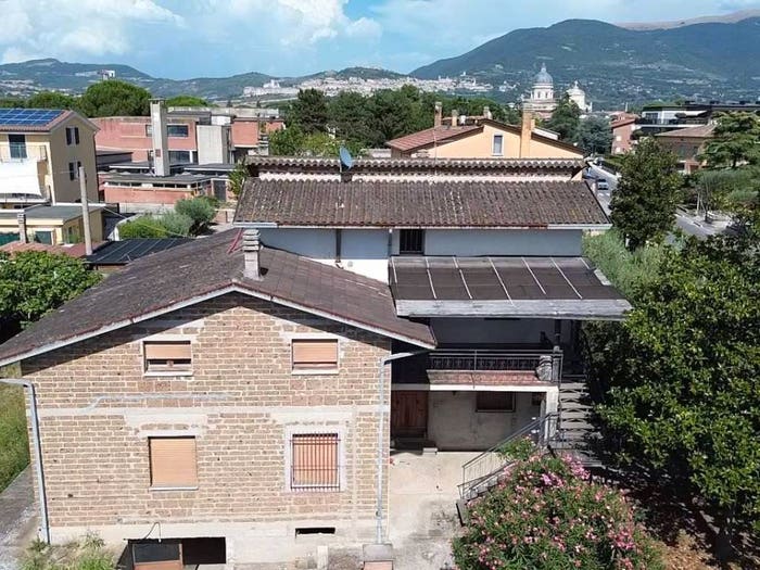 Casa con 6 locali in vendita in VIA ARMANDO DIAZ, Santa Maria degli Angeli, Assisi