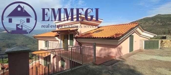 Appartamento con 5 locali in vendita in SC Martorella, Chiusanico