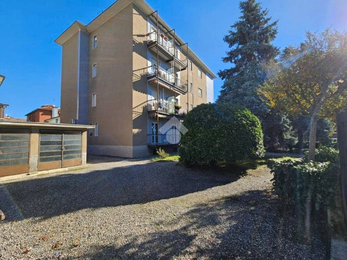 Appartamento trilocale in vendita in Via Giuseppe Parini, Abbiategrasso