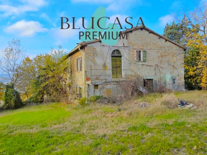 Casa quadrilocale in vendita in Strada Meldola Teodorano, Meldola