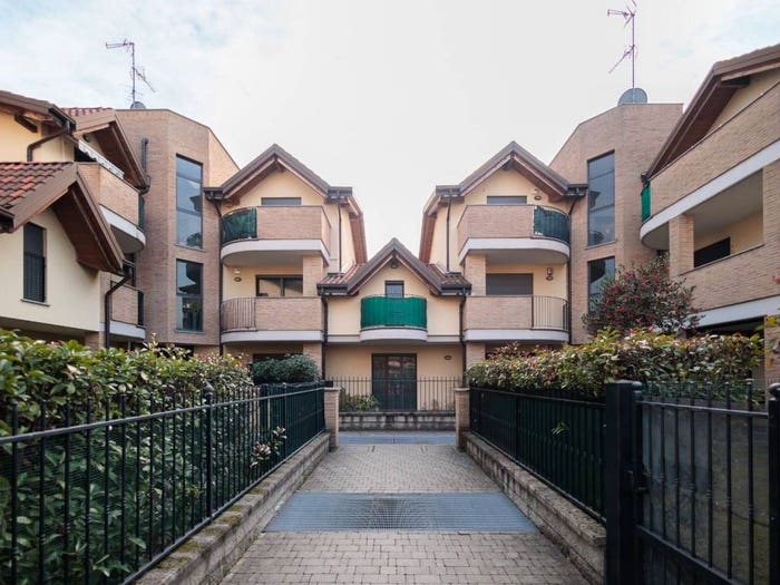 Appartamento trilocale in vendita in Via Sant'Ambrogio, Origgio