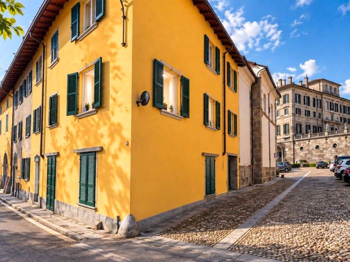 Appartamento trilocale in vendita in Via Dante Alighieri, Centro, Arosio