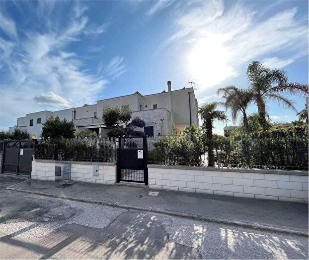 Casa quadrilocale in vendita in Via Mosca, Brindisi