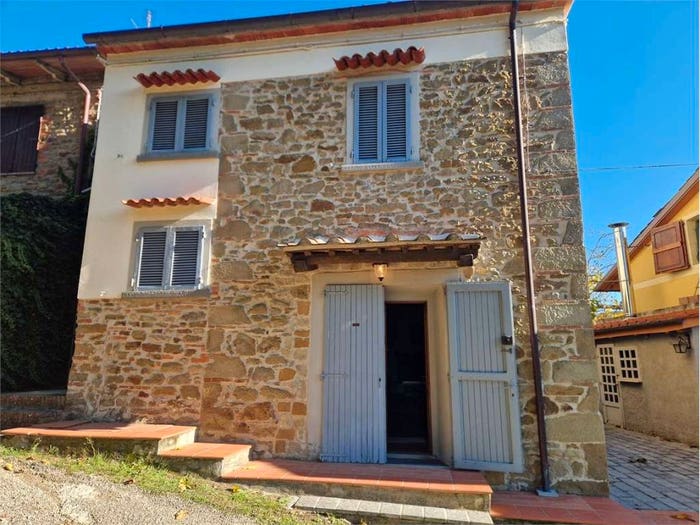 Casa quadrilocale in vendita in Subbiano