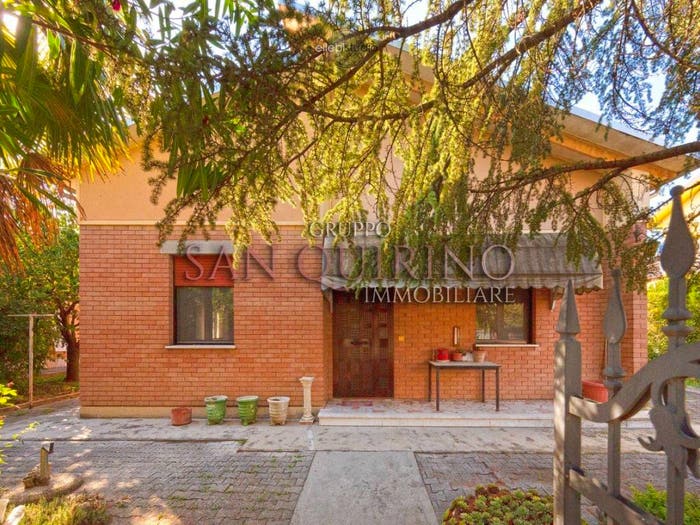 Casa quadrilocale in vendita in Via Buozzi, Centro, Correggio