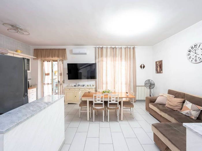 Appartamento quadrilocale in vendita in Via privata Antonio Imperatore, Secondigliano, Napoli