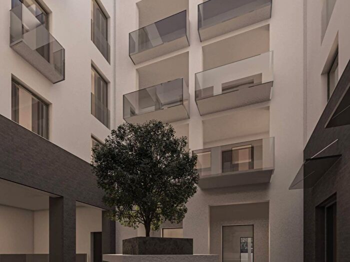 Appartamento con 6 locali in vendita in Via Bernardo Tanucci, Caserta