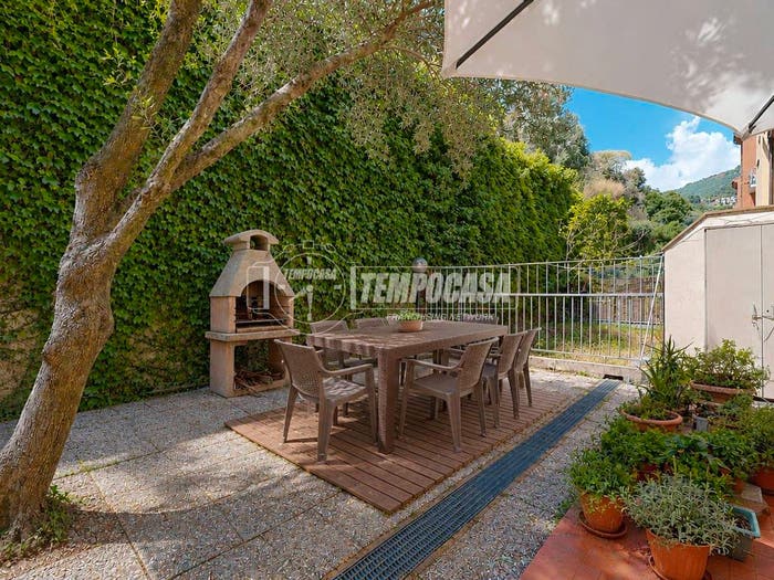 Appartamento trilocale in vendita in Via degli Iris, Quarto, Genova