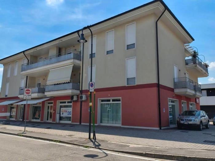 Appartamento trilocale in vendita in Via Ii Risorgimento, Centro, Camisano Vicentino