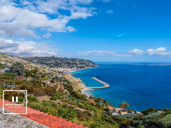 Casa con 6 locali in vendita in Via Vallone Castagn, Montenero, Bordighera