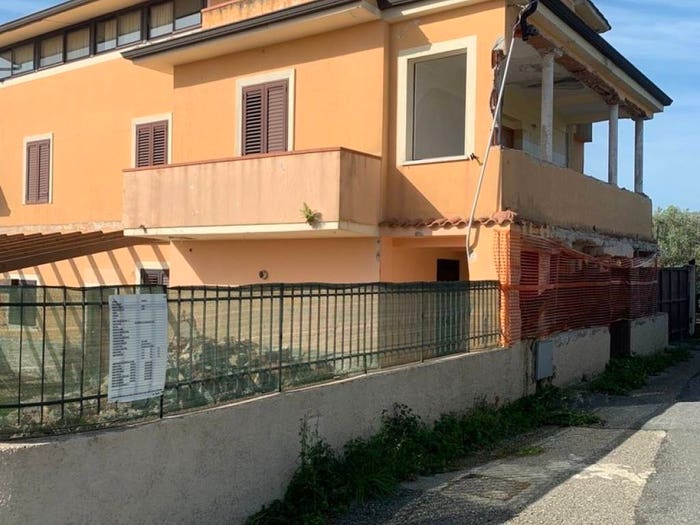 Casa con 6 locali in vendita in Via Giuseppina De Stefani, Magolà, Lamezia Terme