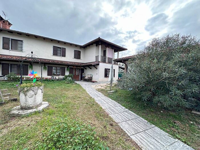Casa con 6 locali in vendita in Via del Tei, Moimacco