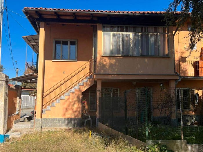 Casa con 6 locali in vendita in Viale Maggio, Centro, Livorno Ferraris