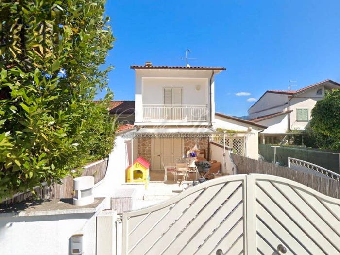 Casa quadrilocale in vendita in Via Giovanni Agnelli, Centro, Forte dei Marmi