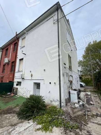 Appartamento con 6 locali in vendita in Via schiavoni snc, Arginone, Ferrara