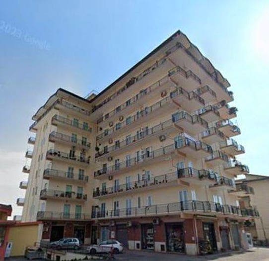 Appartamento con 6 locali in vendita in Viale Della Pace, Quadrivio, Campagna