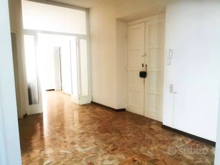 Appartamento con 5 locali in vendita in PZa Dante Borgo San Lorenzo Fi Italia, Centro, Borgo San Lorenzo