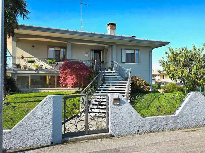 Casa con 6 locali in vendita in Via Giosuè Carducci, Belfiore, Pramaggiore