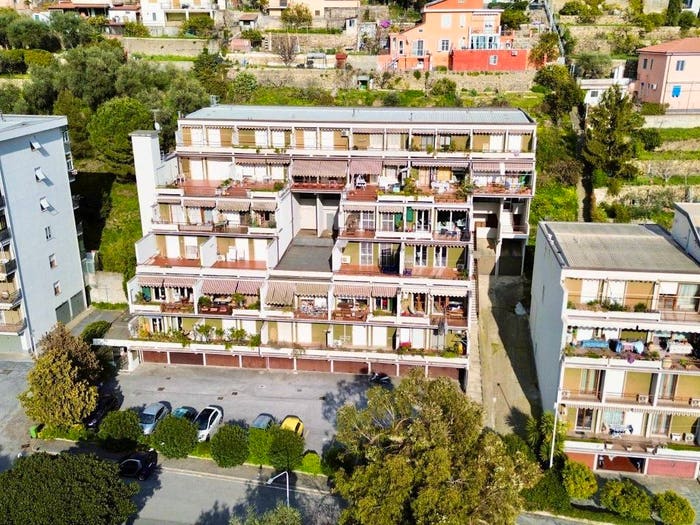 Appartamento con 5 locali in vendita in Viale Europa, Castelvecchio, Imperia