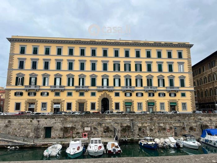 Appartamento con 6 locali in vendita in Scali d'Azeglio, Via Grande Piazza della Repubblica, Livorno
