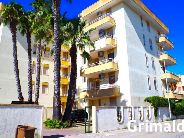 Appartamento trilocale in vendita in Via dei Pini, Baia Verde Lidi, Gallipoli