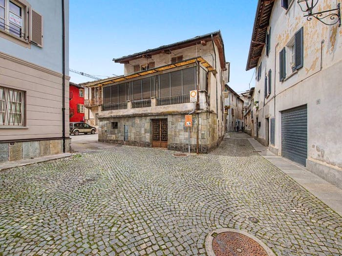 Casa con 6 locali in vendita in Via Carlo Denina, Centro, Barge