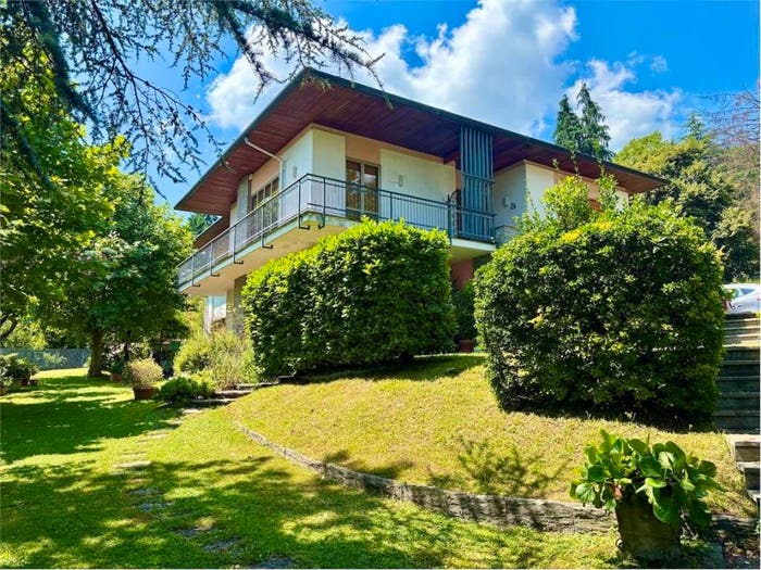 Casa con 6 locali in vendita in via dei mille, Centro, Casalzuigno