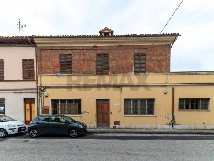 Casa con 6 locali in vendita in via Gallodoro, Gallodoro Prato, Jesi