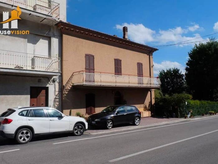 Casa con 6 locali in vendita in Centro, Arcevia