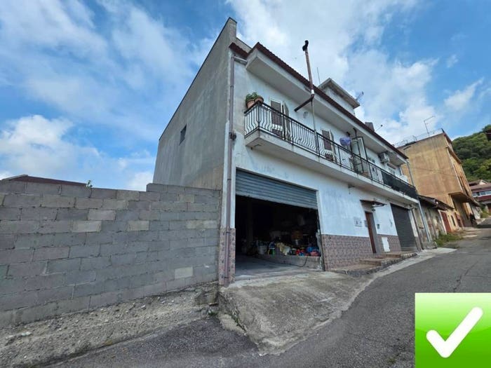 Appartamento trilocale in vendita in Ceramida Pellegrina, Bagnara Calabra