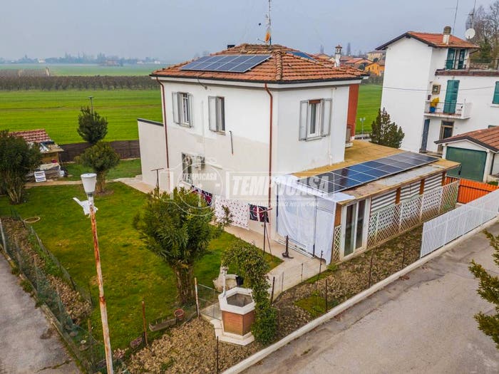 Casa con 5 locali in vendita in Via Della Pace, San Venanzio, Galliera