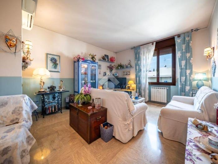 Appartamento quadrilocale in vendita in Strada San Faustino, San Faustino, Modena