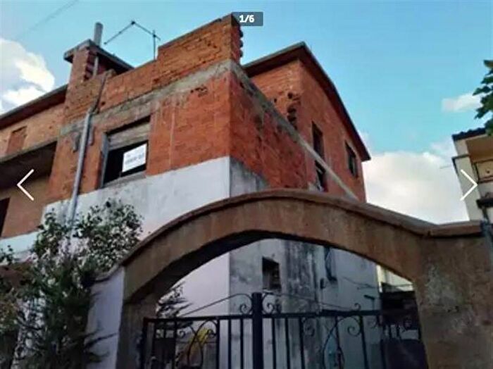 Appartamento con 10 locali in vendita in Via Giordano Bruno, Siniscola