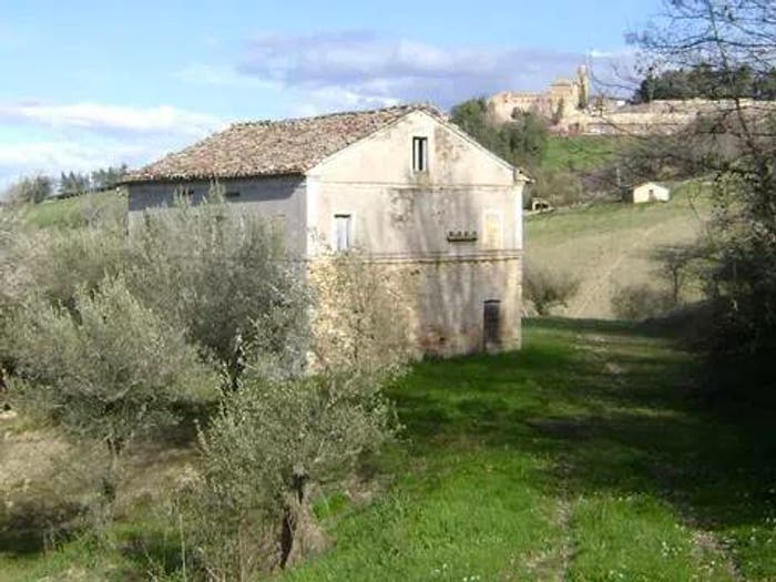 Casa quadrilocale in vendita in Loro Piceno