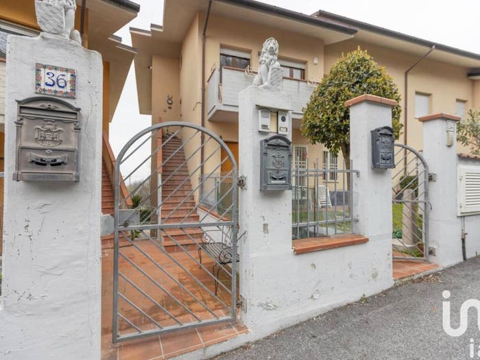 Casa con 6 locali in vendita in Via SALVATORE QUASIMODO, Centro, Castelfidardo