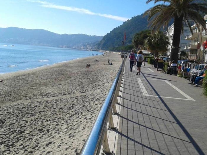Appartamento quadrilocale in vendita in Via Don Piccagli, Via Roma Borgo Barusso, Alassio