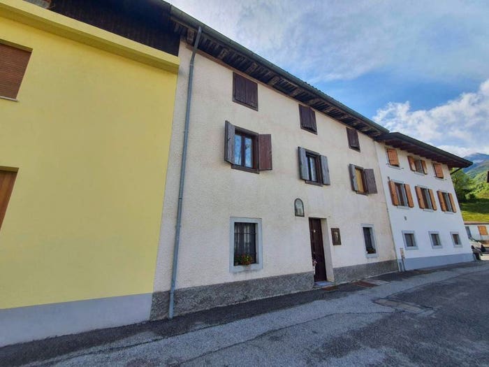 Casa con 6 locali in vendita in Via Cofuc, Preone