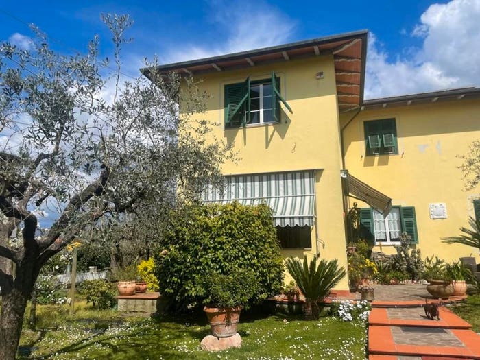 Casa con 5 locali in vendita in Via Larga, Casano Dogana Isola, Luni