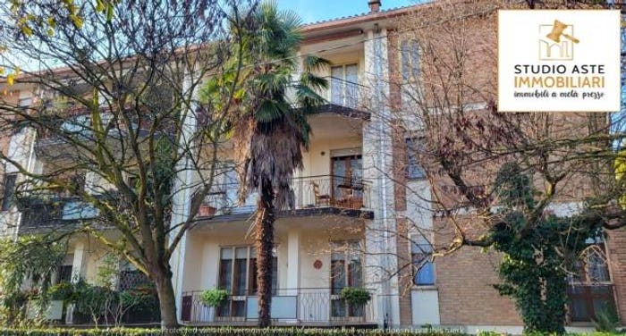 Appartamento con 5 locali in vendita in Via Enrico Bernardi, Santissima Trinità, Padova