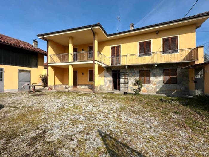 Casa con 6 locali in vendita in Via G Garibaldi, Monasterolo di Savigliano
