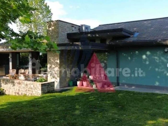 Casa con 6 locali in vendita in Via Roma, Urago d'Oglio