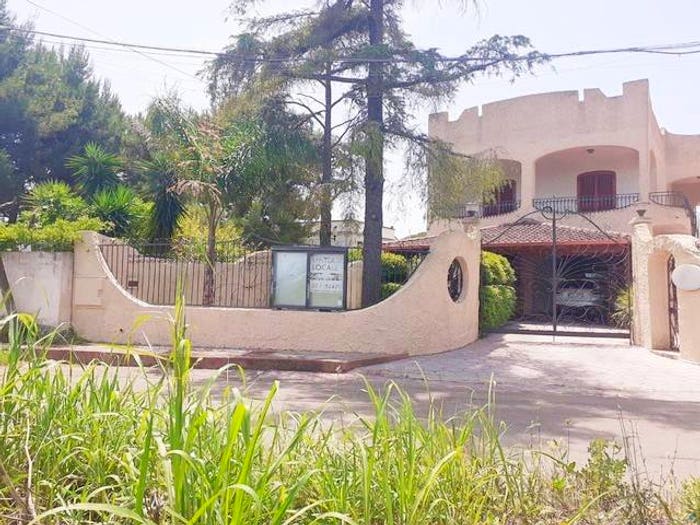 Appartamento con 5 locali in vendita in Via Foresta, Aradeo